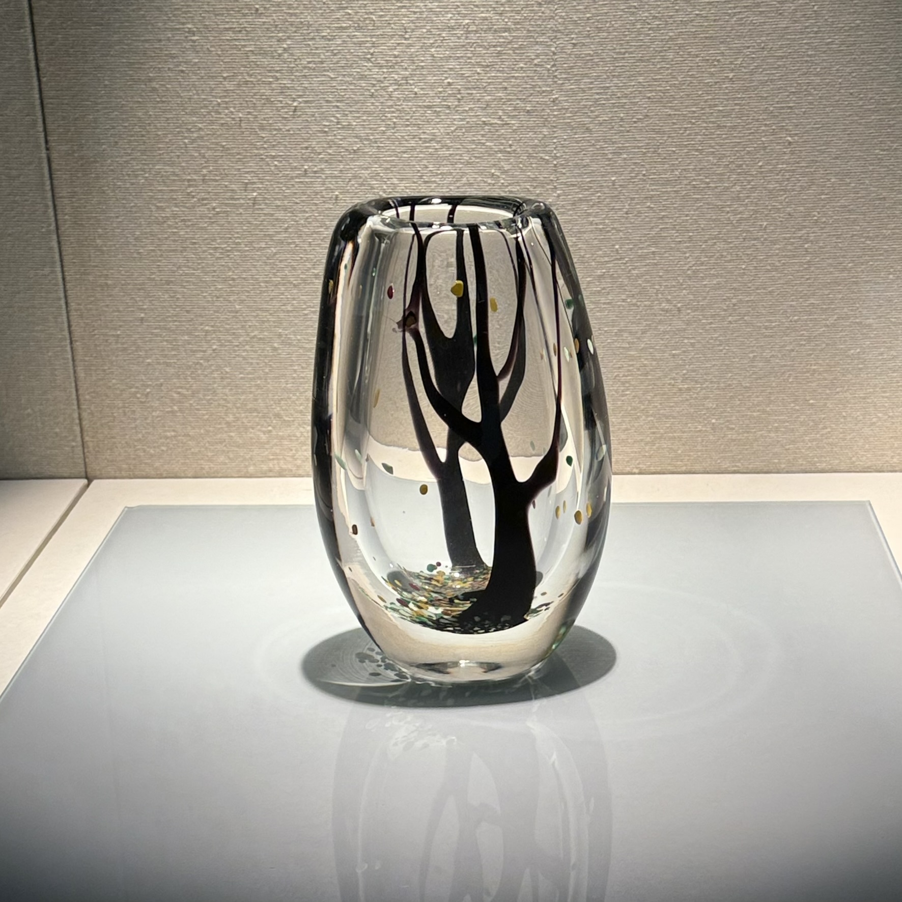 banner for 결국 우리는 같은 곳에서 만난다